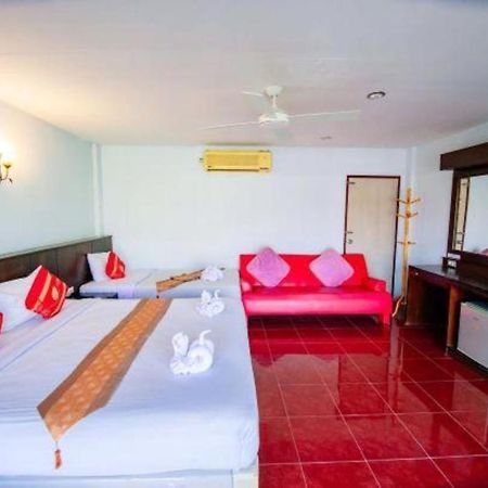 Oyo 343 Wanna Marine Hotell Patong Eksteriør bilde