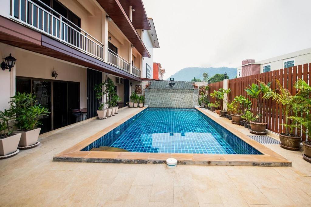 Oyo 343 Wanna Marine Hotell Patong Eksteriør bilde