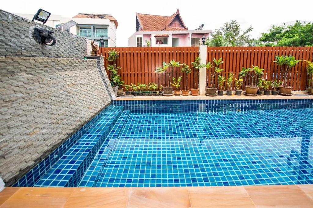 Oyo 343 Wanna Marine Hotell Patong Eksteriør bilde