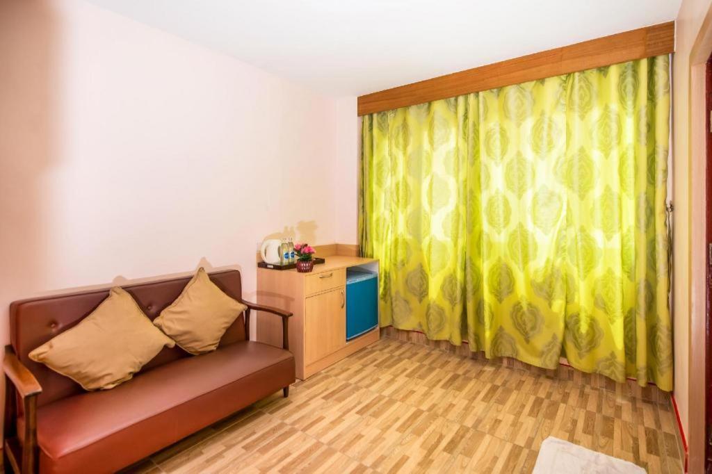Oyo 343 Wanna Marine Hotell Patong Eksteriør bilde