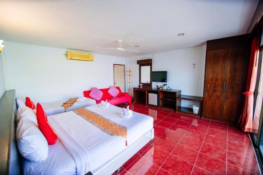 Oyo 343 Wanna Marine Hotell Patong Eksteriør bilde
