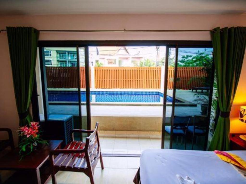 Oyo 343 Wanna Marine Hotell Patong Eksteriør bilde