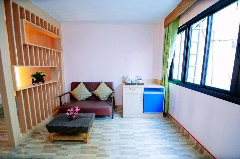 Oyo 343 Wanna Marine Hotell Patong Eksteriør bilde